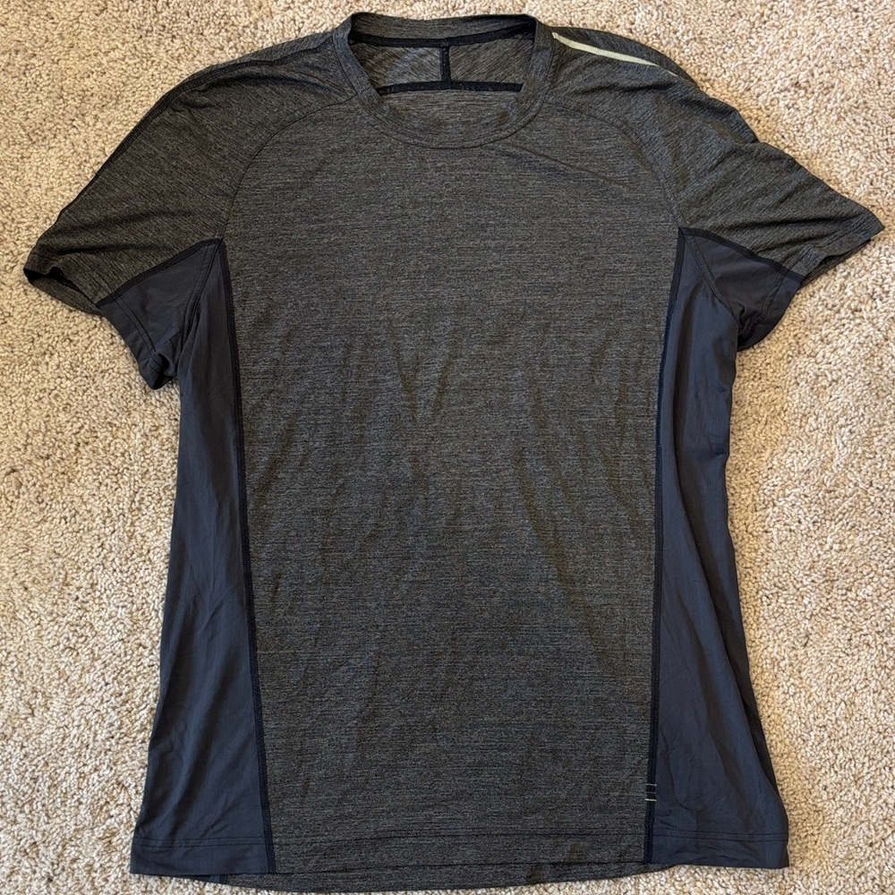 lululemon athletica Charcoal Gray Short Sleeve Tee
